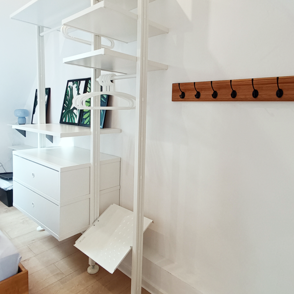 Garderobe eckig mit umlaufender Fase | Eiche – Bild 5